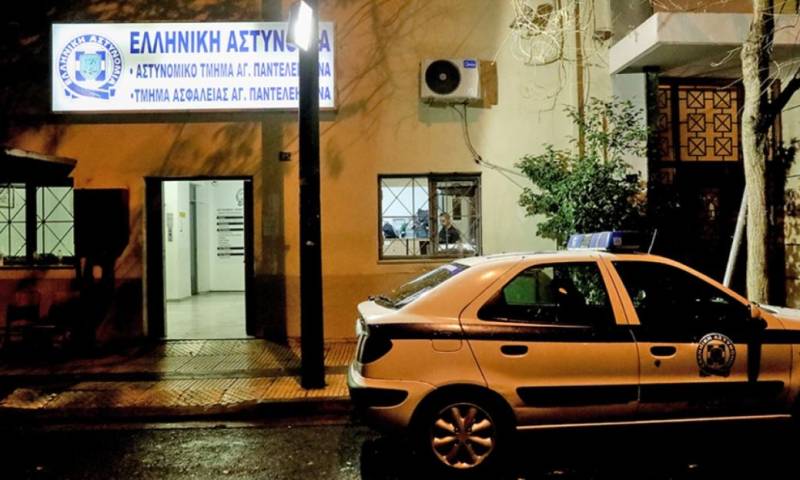 Νεκρός και άγρια ξυλοκοπημένος μετανάστης μέσα σε Αστυνομικό Τμήμα – Oι ισχυρισμοί της Αστυνομίας και η διάψευση του ΕΚΑΒ στο TPP – «Αρνήθηκε τη διακομιδή του η ΕΛΑΣ»