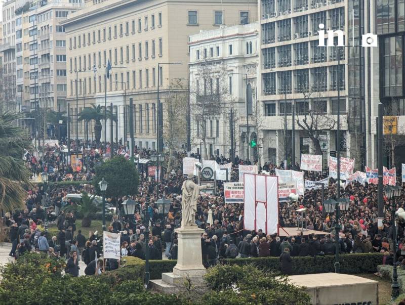 «Τα κέρδη τους ή οι ζωές μας» – Μεγαλειώδεις πορείες σε ολόκληρη τη χώρα για το δυστύχημα στα Τέμπη